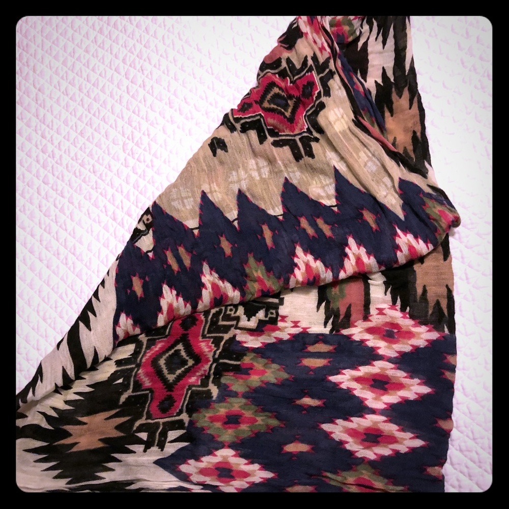 Aztec Infinity Scarf - Picture 5 of 5